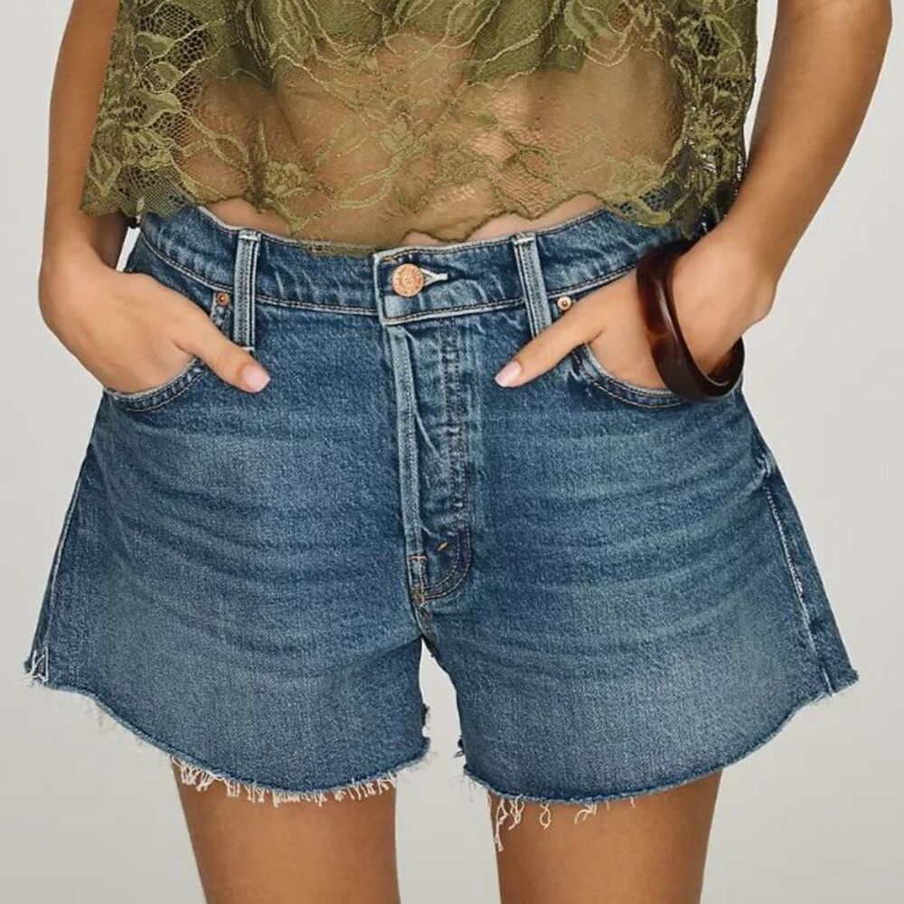 MOTHER The Tomcat Kick Fray Shorts. Size 30.